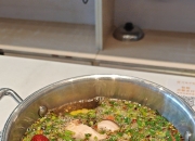 呷哺呷哺：新品牌“呷哺牧场”将落地上海 切入自选小火锅细分赛道