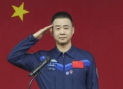 神舟二十一号航天员张陆侄子：希望成为像伯伯那样有能力有担当的人