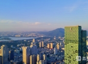 德必集团：国家持续降低存量房贷利率旨在促进楼市回暖，提振市场信心