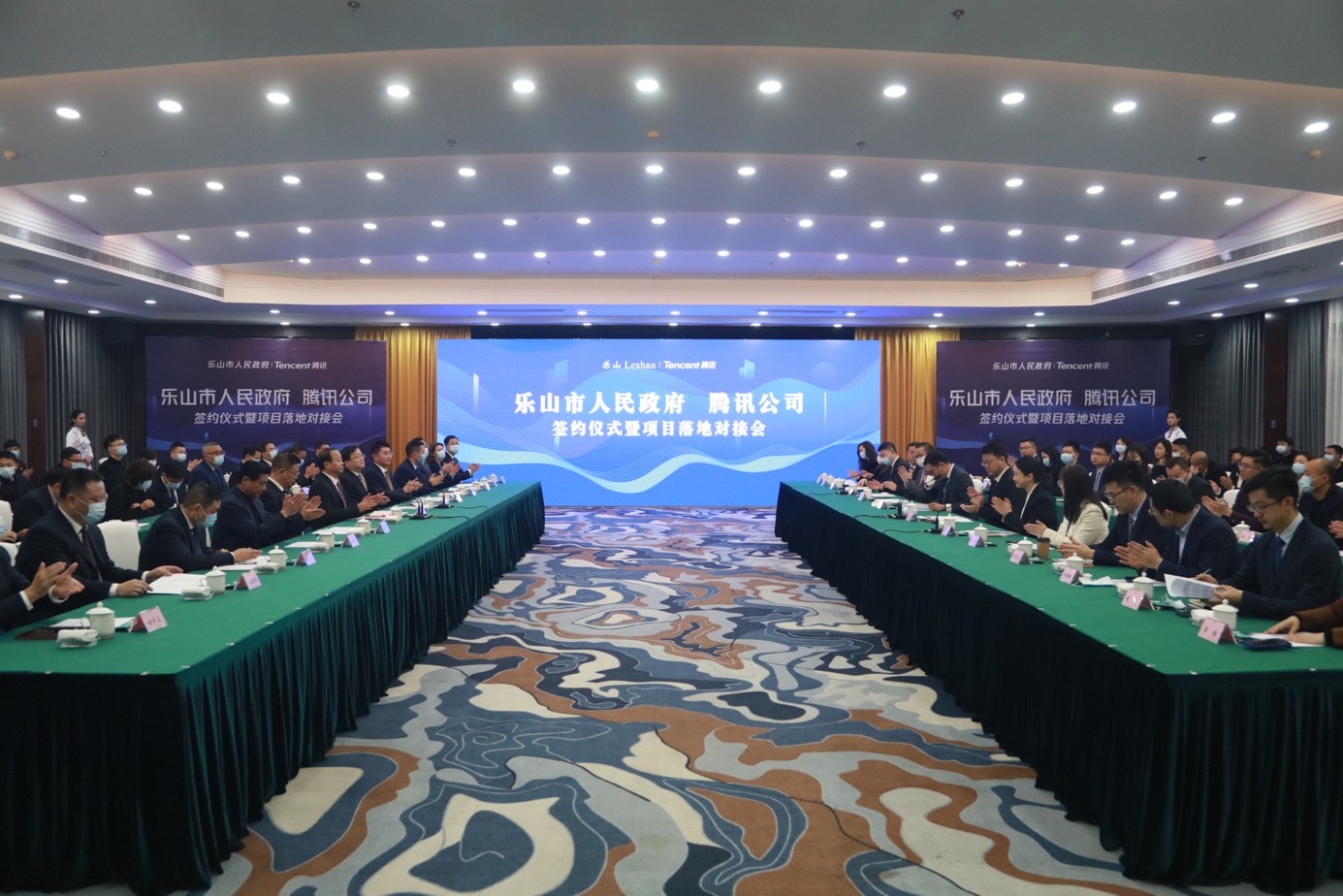 蜀道装备：与重汽成商签署合作框架协议