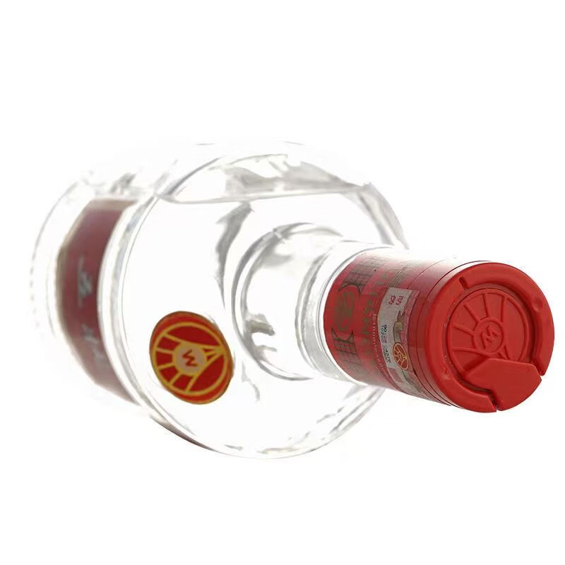 五 粮 液获得外观设计专利授权：“酒杯（五粮液1618系列礼盒231）”