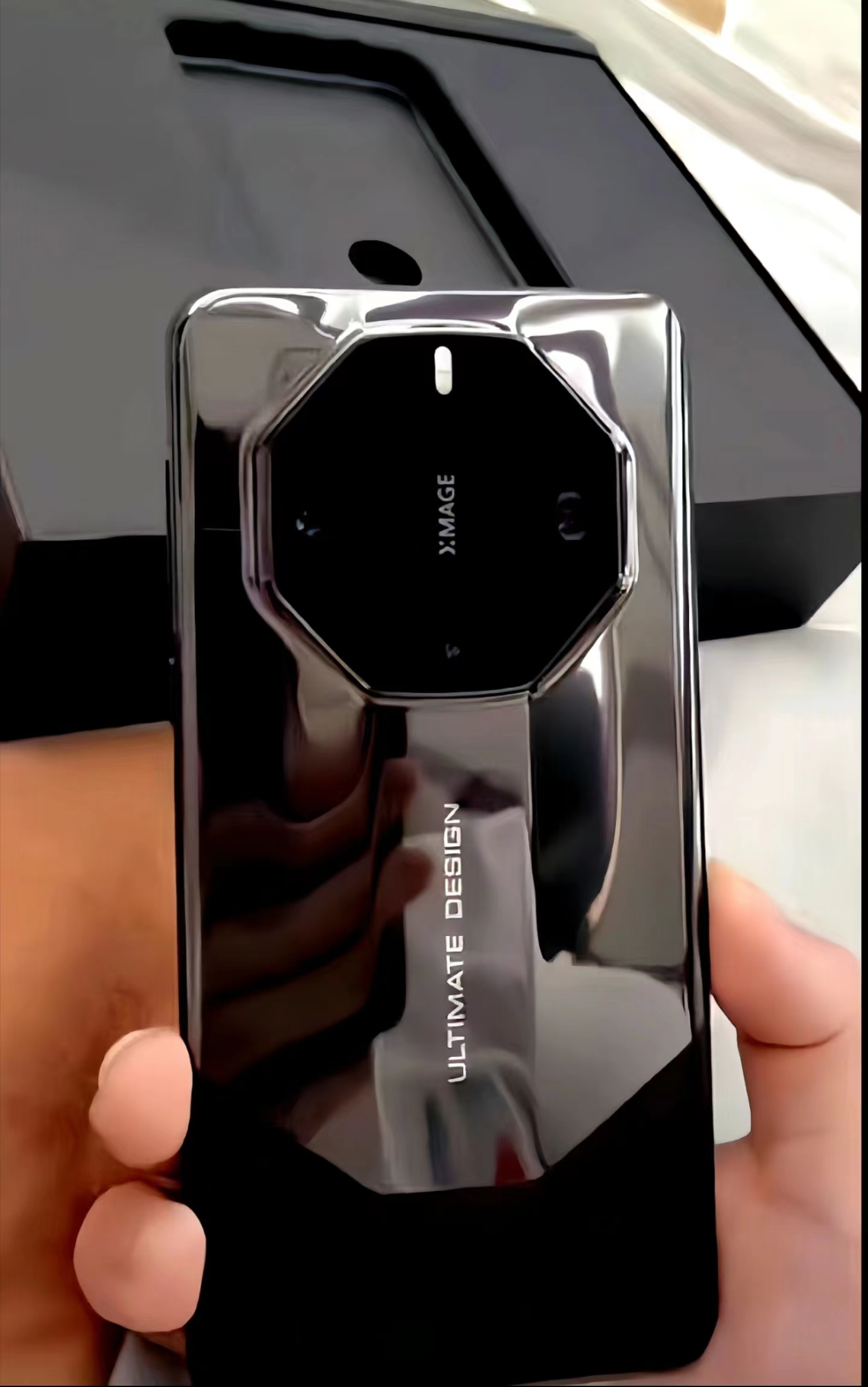华为Mate60系列，突然降价！系官方的首次降价，华为Mate60RS非凡大师并未调价