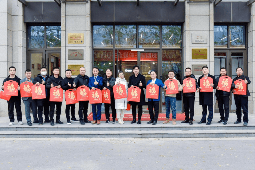 大亚圣象：公司全资子公司圣象集团有限公司是2025年江苏省城市足球联赛镇江队的冠名企业