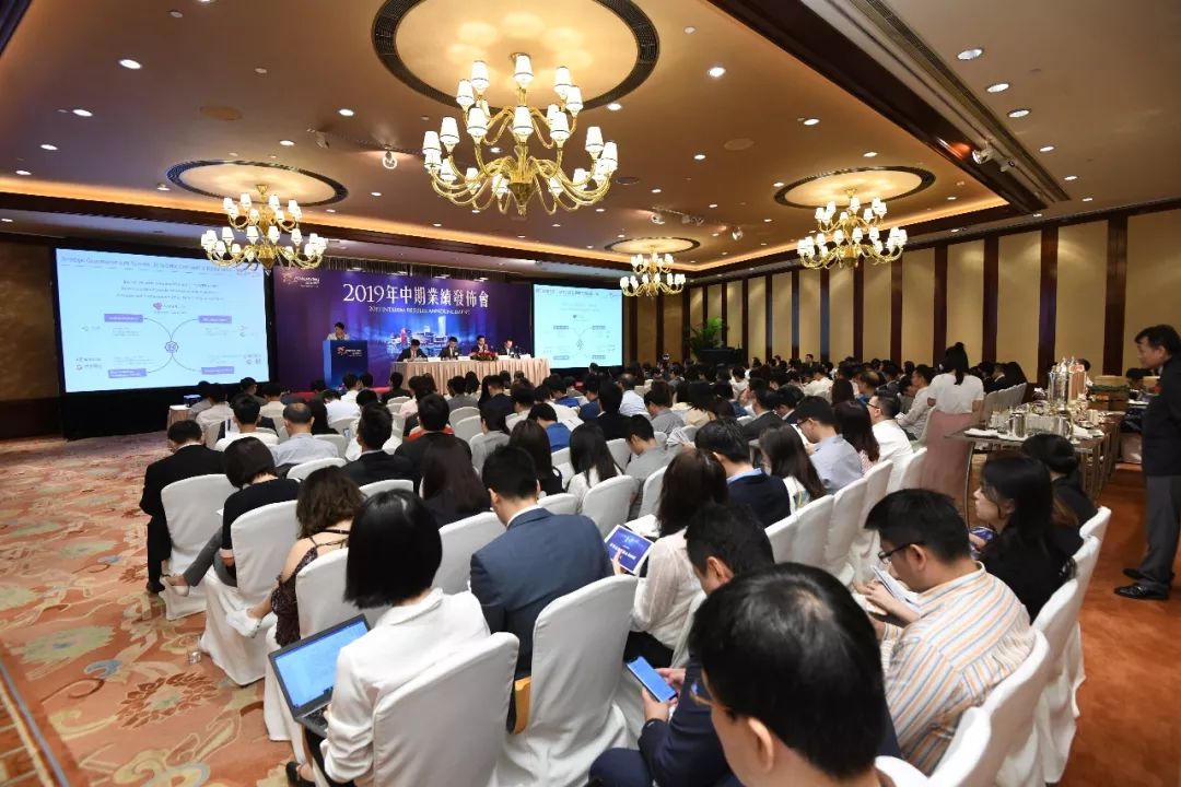 宝龙地产：旗下债券“H21宝龙2”分期偿付款将在宽限期内努力完成偿付 寻求探讨综合解决方案