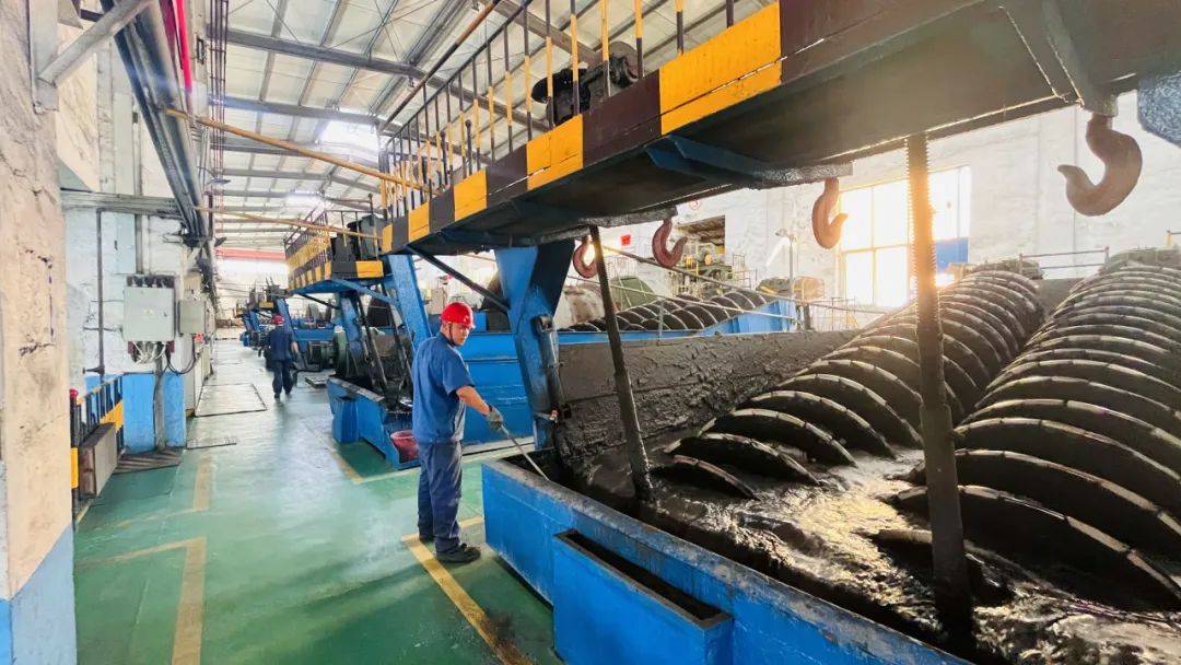 金岭矿业暂停挂牌转让金钢矿业，此前挂牌价1.84亿元