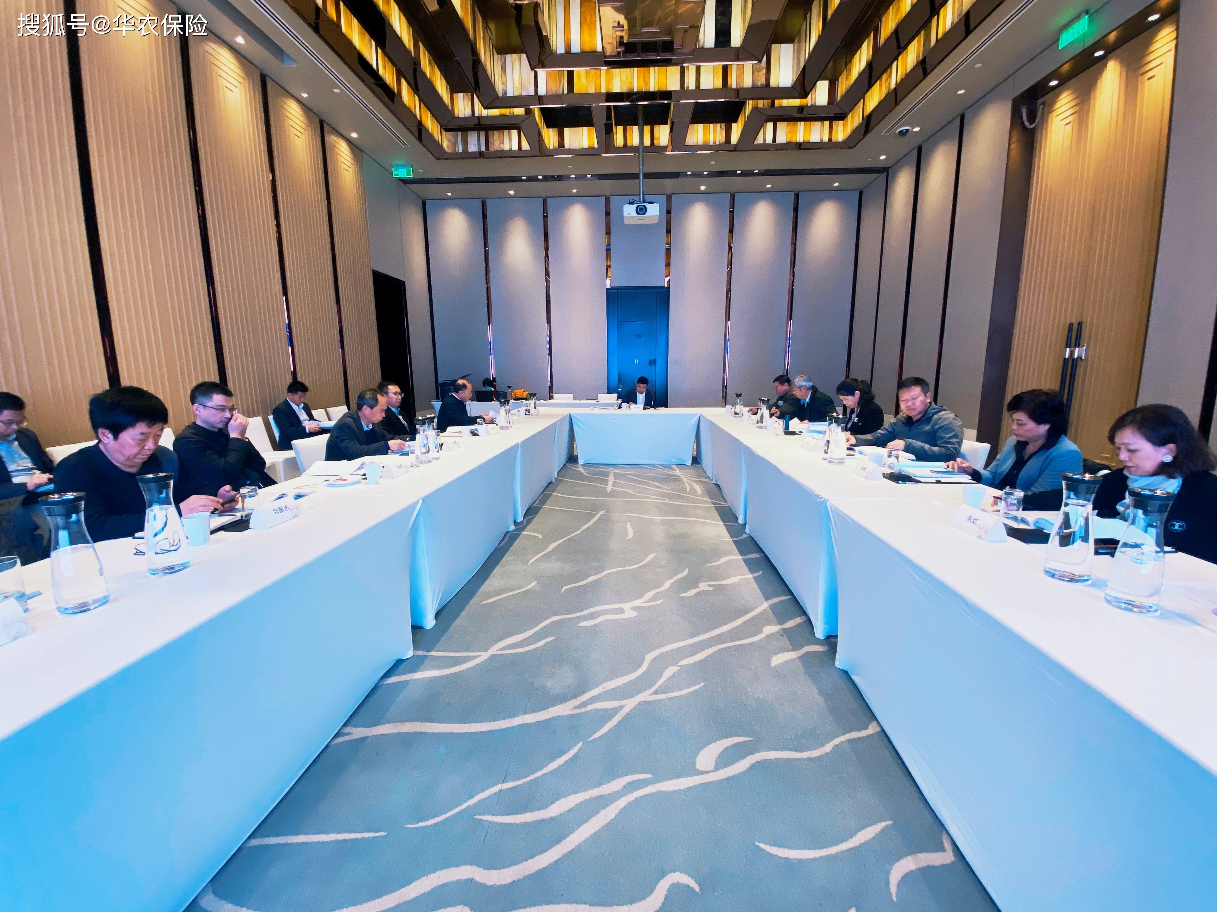 通用电梯：10月22日召开董事会会议