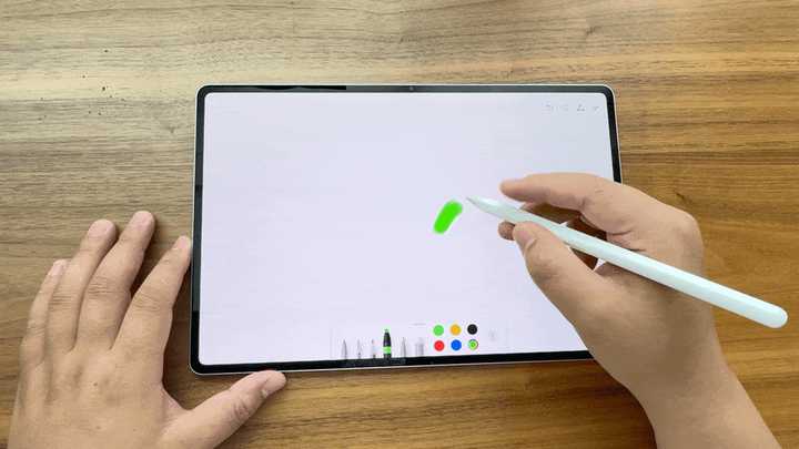 荣耀董事长吴晖：荣耀已投入100亿用于AI研发
