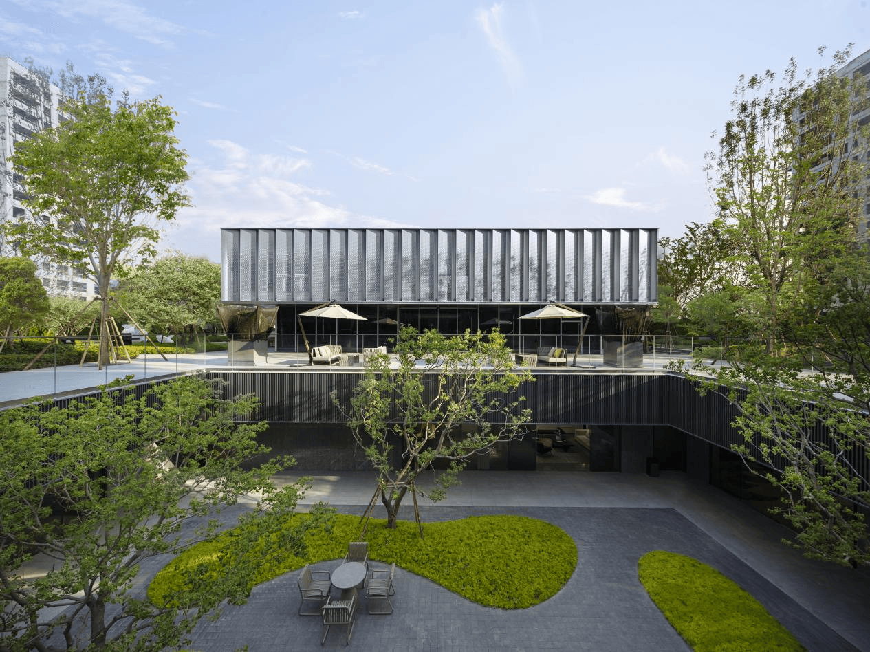 凤凰股份：1―3月商品房合同销售金额同比减少28.31%