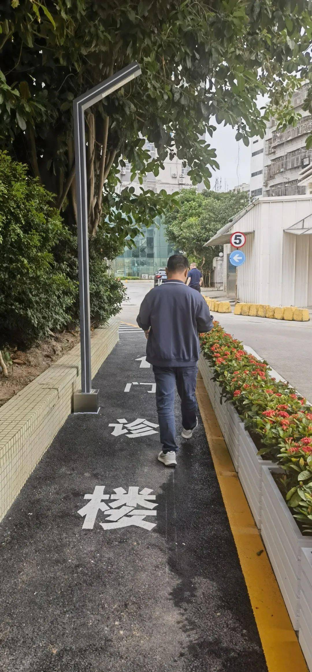 人保伴您前行,拥有“如意行”驾乘险，出行更顺畅！_2026年中国数字银行：从规模扩张迈向价值重构的新纪元