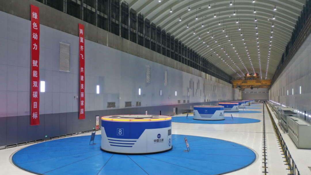 2026中国工程建设行业:“六张网”新基建与“双碳”硬约束_人保服务,人保财险政银保