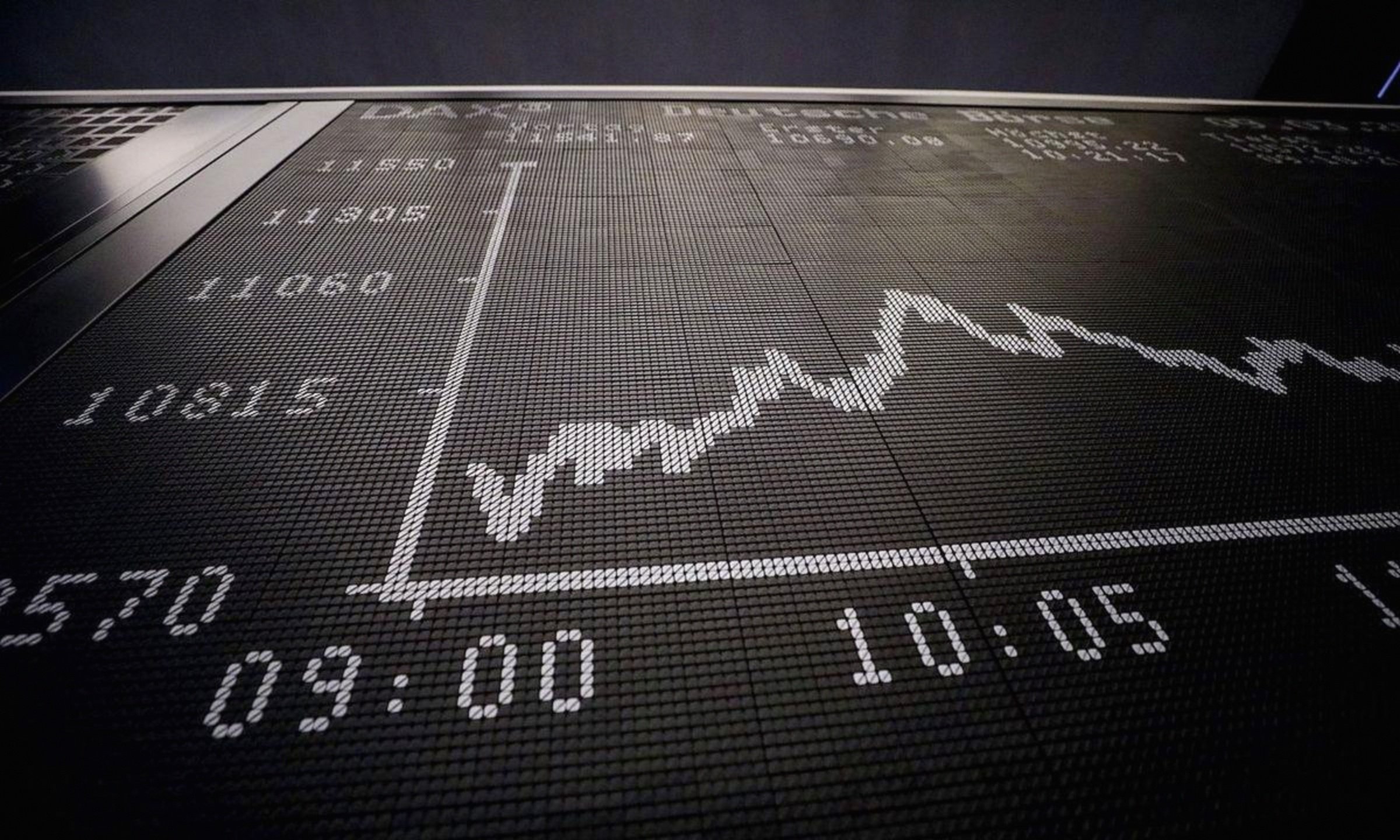 燃油、低硫燃料油期货主力合约均涨超2%