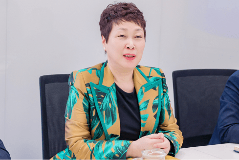 妙可蓝多高级管理人员谢毅增持2万股，增持金额35.9万元
